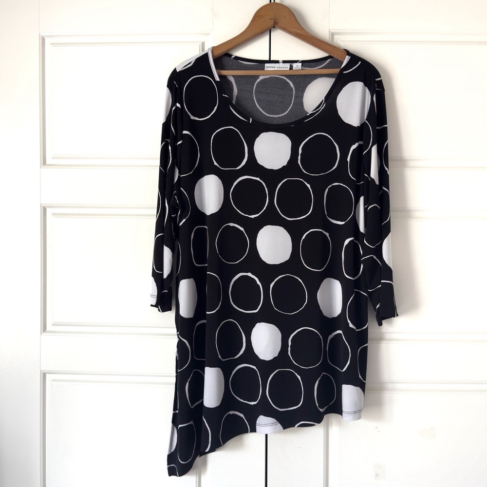 Susan Graver Liquid Knit Tunic Top Women 1X Black White Polka Dot Asymmetric Hem